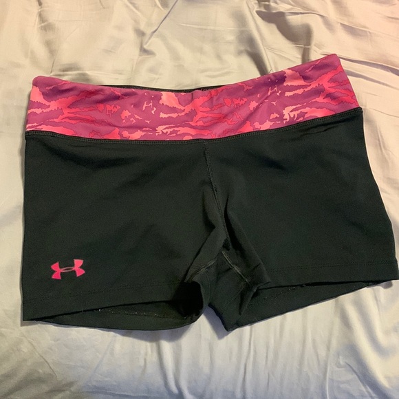 Black and pink UNDER ARMOUR spandex shorts - Picture 1 of 4